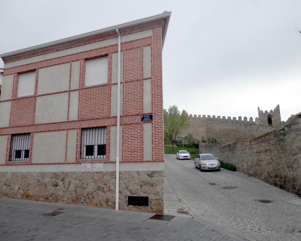 Vut Los Telares Muralla Ávila Bilik gambar