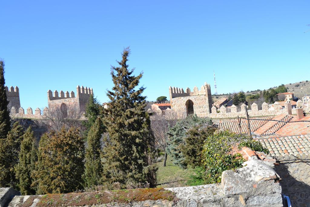 Vut Los Telares Muralla Ávila Bilik gambar